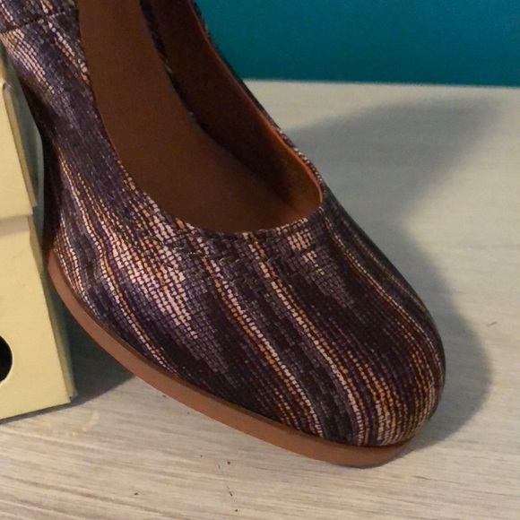 Size 9.5 Lucky Brand Heels - Picture 2 of 4